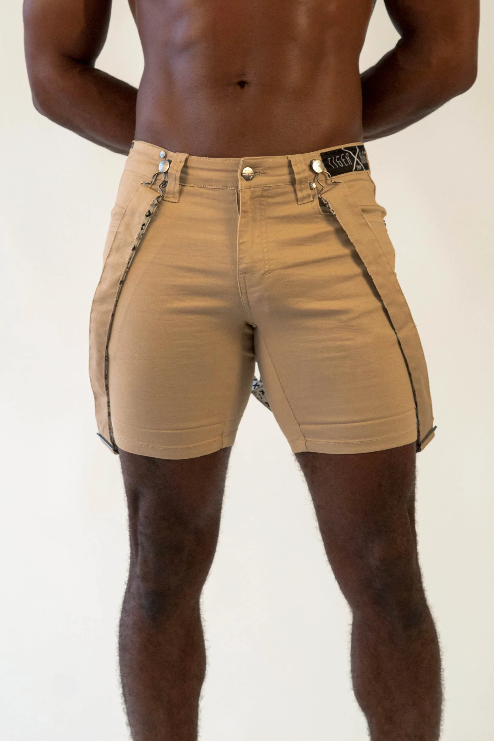 ALEX Almond Short