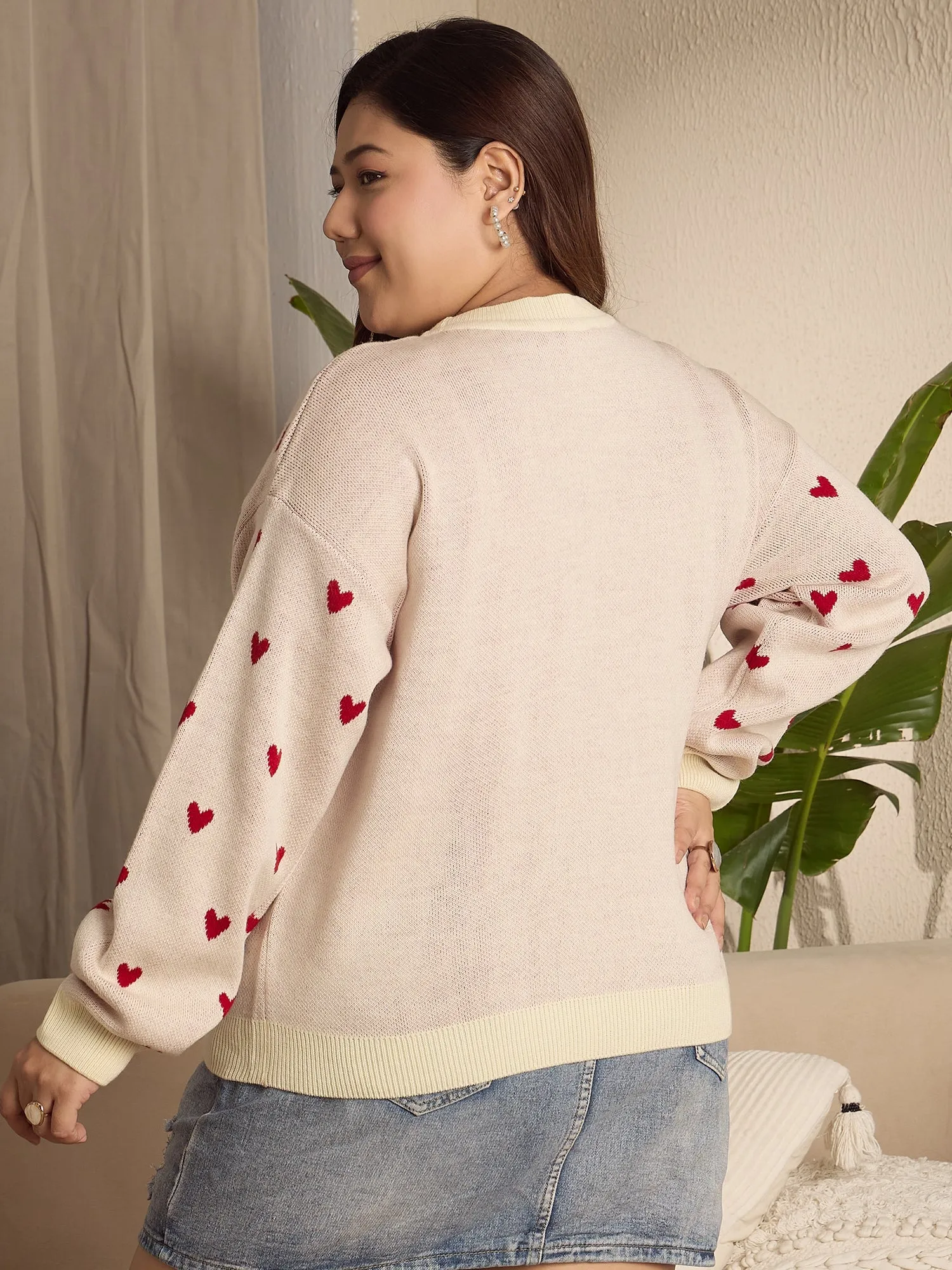 Berrylush Curve Women Pink & Red Heart Printed Round Neck Acrylic Ribbed Hem Regular Pullover