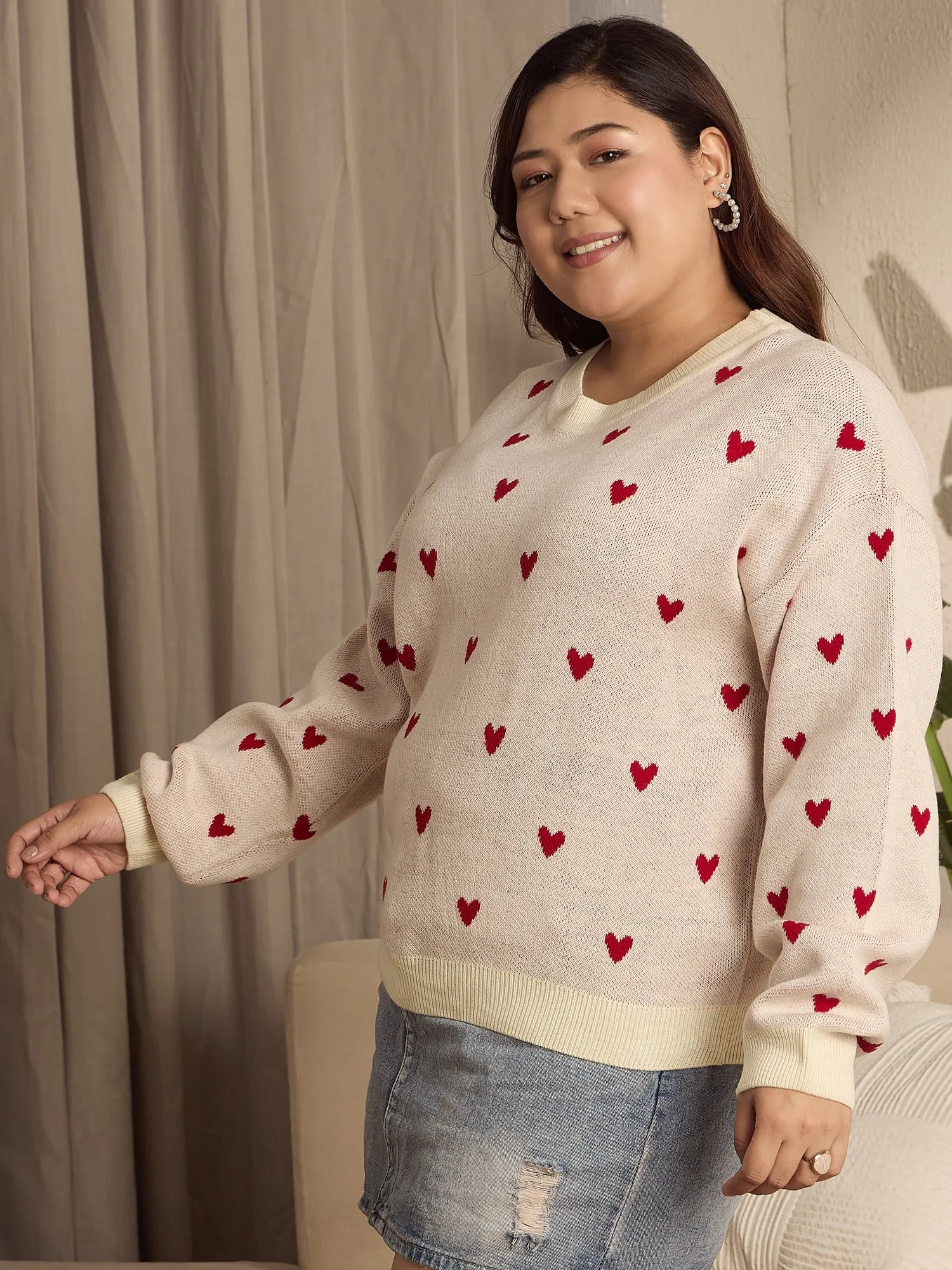 Berrylush Curve Women Pink & Red Heart Printed Round Neck Acrylic Ribbed Hem Regular Pullover