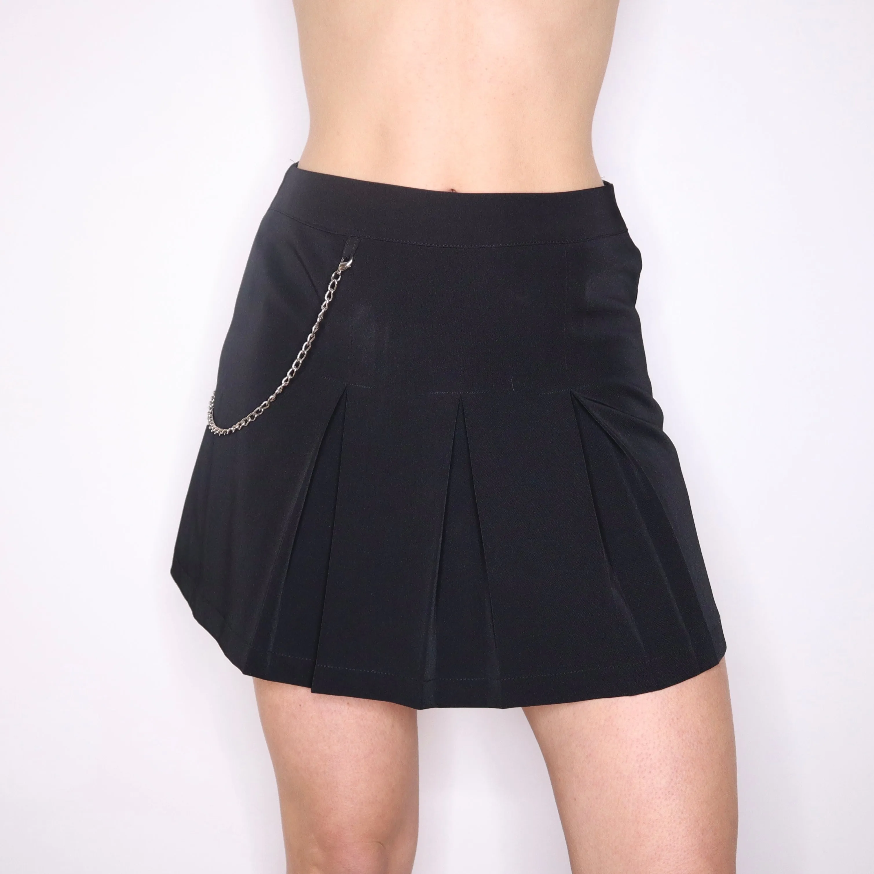 Y2K Pleated Black Mini Skirt (S)